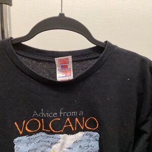 Advice From a Volcano 🌋Size Medium Hawaii Volcanoes National Park Shirt 00s